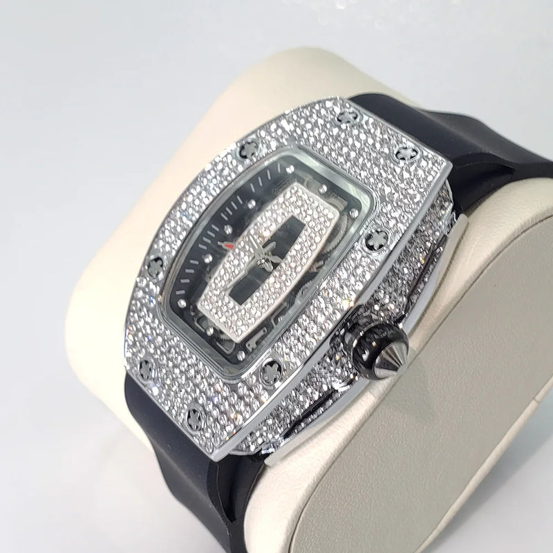 Relógio de diamante de luxo para mulheres Elegante Tonneau Design Original Relógios Moda Ice Out Sport Pulseira de borracha à prova d'água Mille Clock