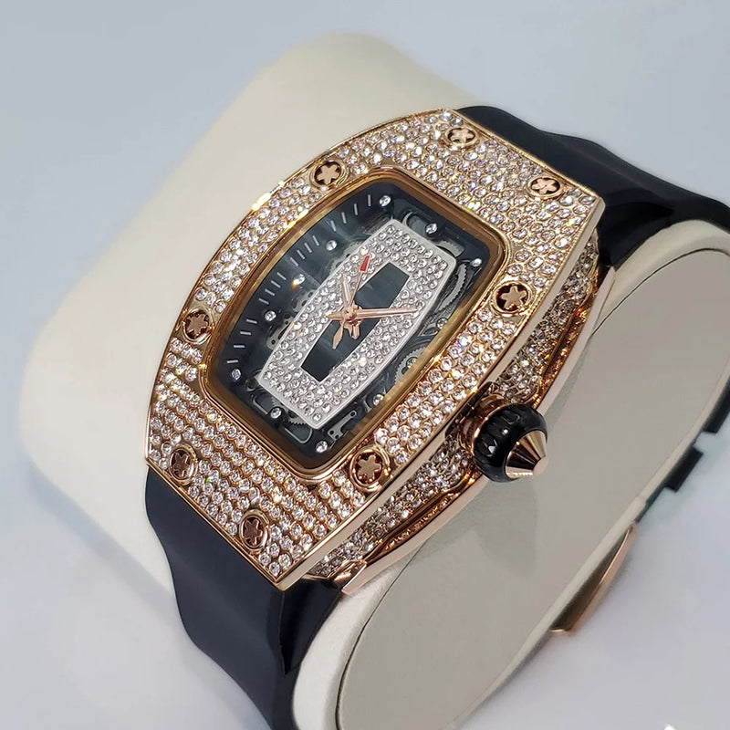 Relógio de diamante de luxo para mulheres Elegante Tonneau Design Original Relógios Moda Ice Out Sport Pulseira de borracha à prova d'água Mille Clock