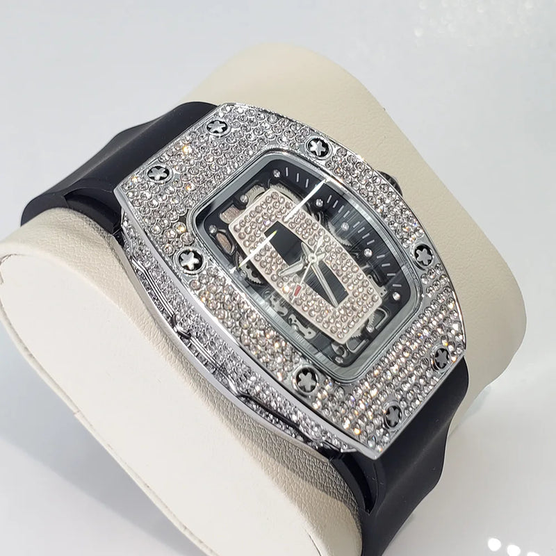 Relógio de diamante de luxo para mulheres Elegante Tonneau Design Original Relógios Moda Ice Out Sport Pulseira de borracha à prova d'água Mille Clock